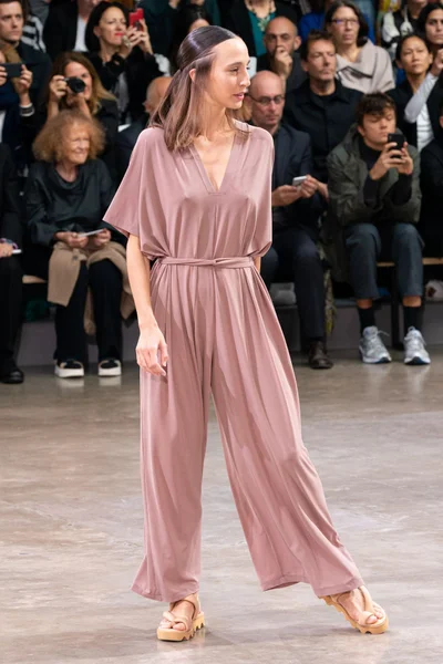 Look 3